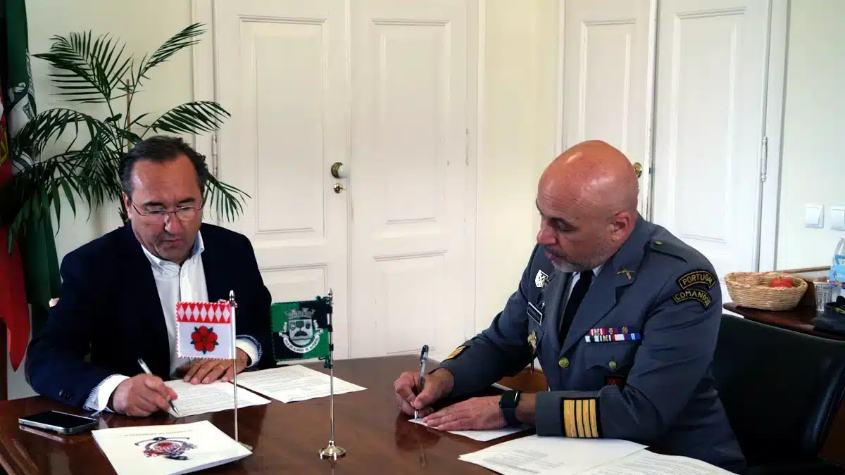 Exército vigia em S. Brás de Alporte - Protocolo