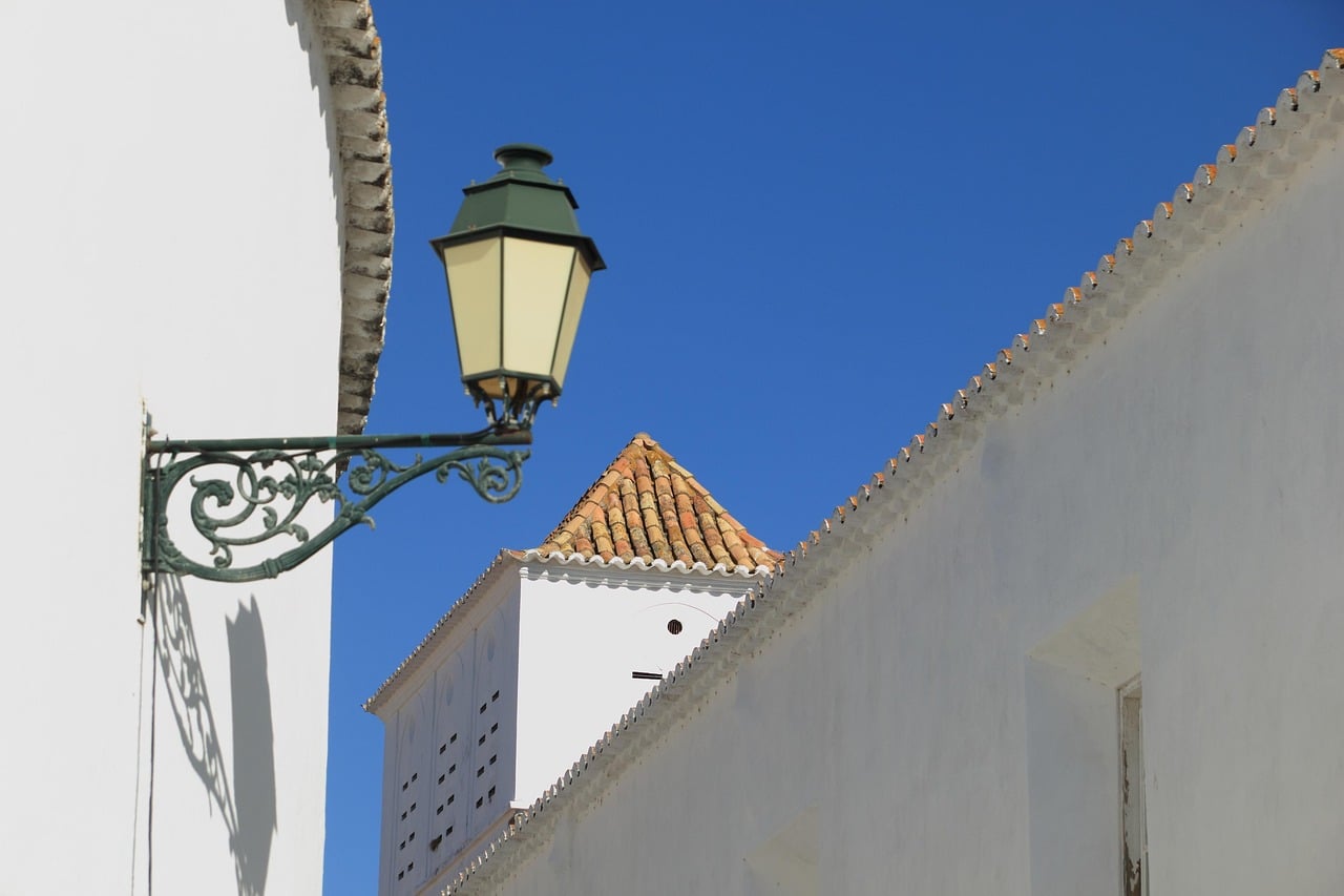 portugal, faro, wall, streetlight, old, roof, tile, plaster, portuguese, algarve, light, lamp, faro, faro, faro, portuguese, algarve, algarve, algarve, algarve, algarve-1875374.jpg